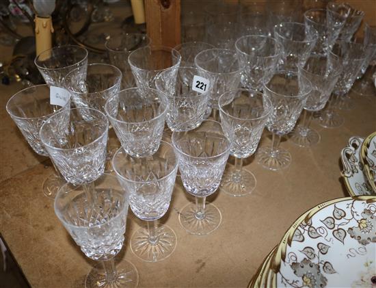 Quantity of table glassware